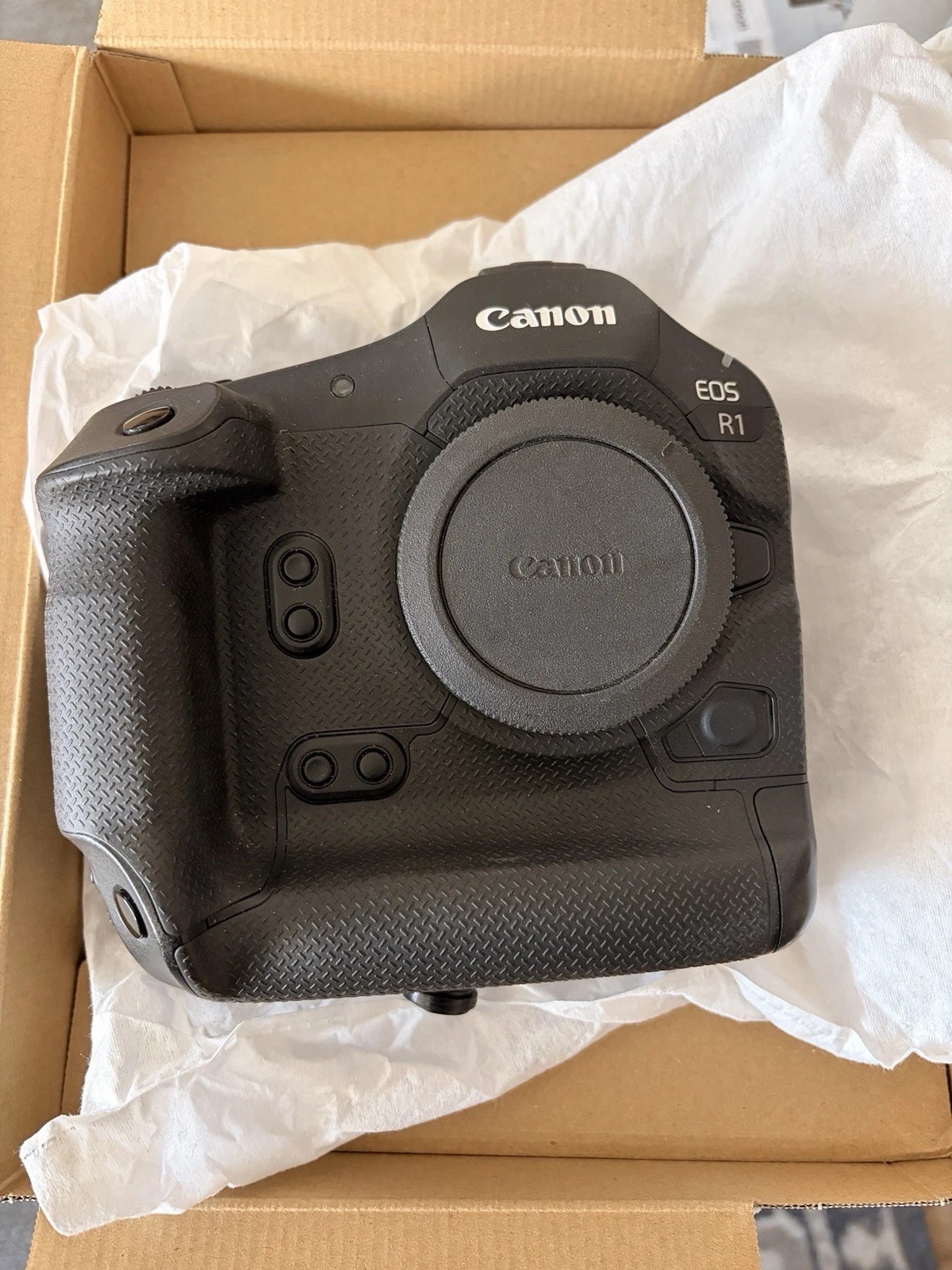 Canon EOS R1 Mirrorless Camera Body – High-Performance Professional Camera - Image 1