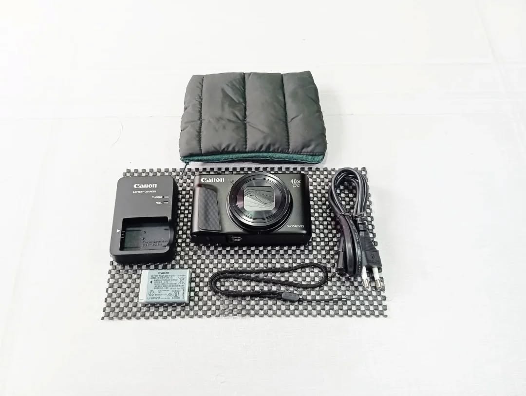 Canon SX 740 HS Digital Camera 40X Optical Zoom 4K Video 10fps 20.3 MP - Image 1
