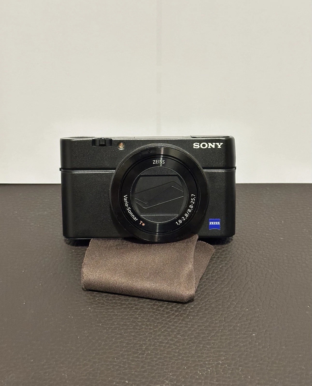 Sony dsc-rx100 iii MK3 20.2 MP RX100- - Image 1