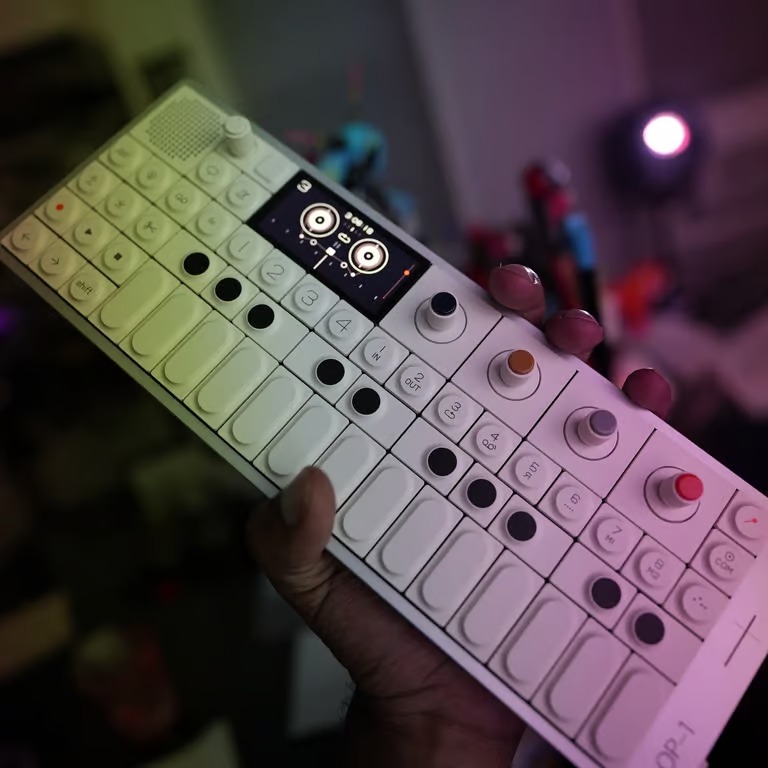 teenage engineering op-1 field - Image 1