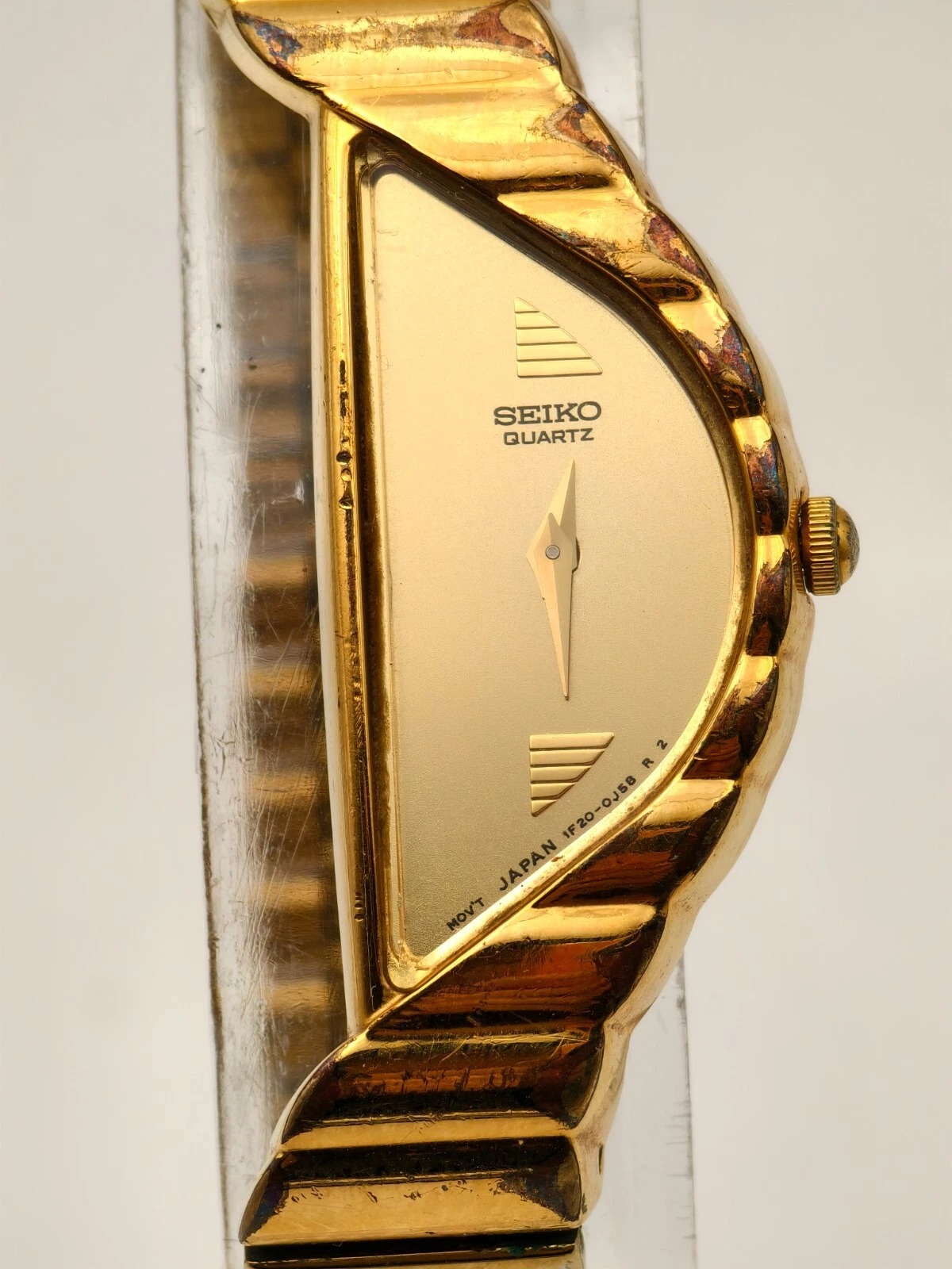 Rare Vintage Seiko Half Moon 1F20-5D59 Ladies Quartz Watch Tone Gold - Image 1